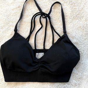 ATHLETA women’s sports bra Size medium M cross cross strappy back